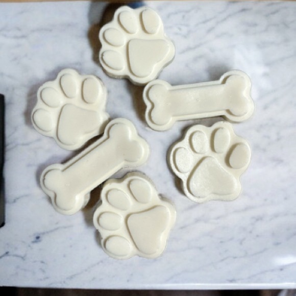 Hand Crafted Soap - Paws & Bones🐾 - Picture 4 of 4